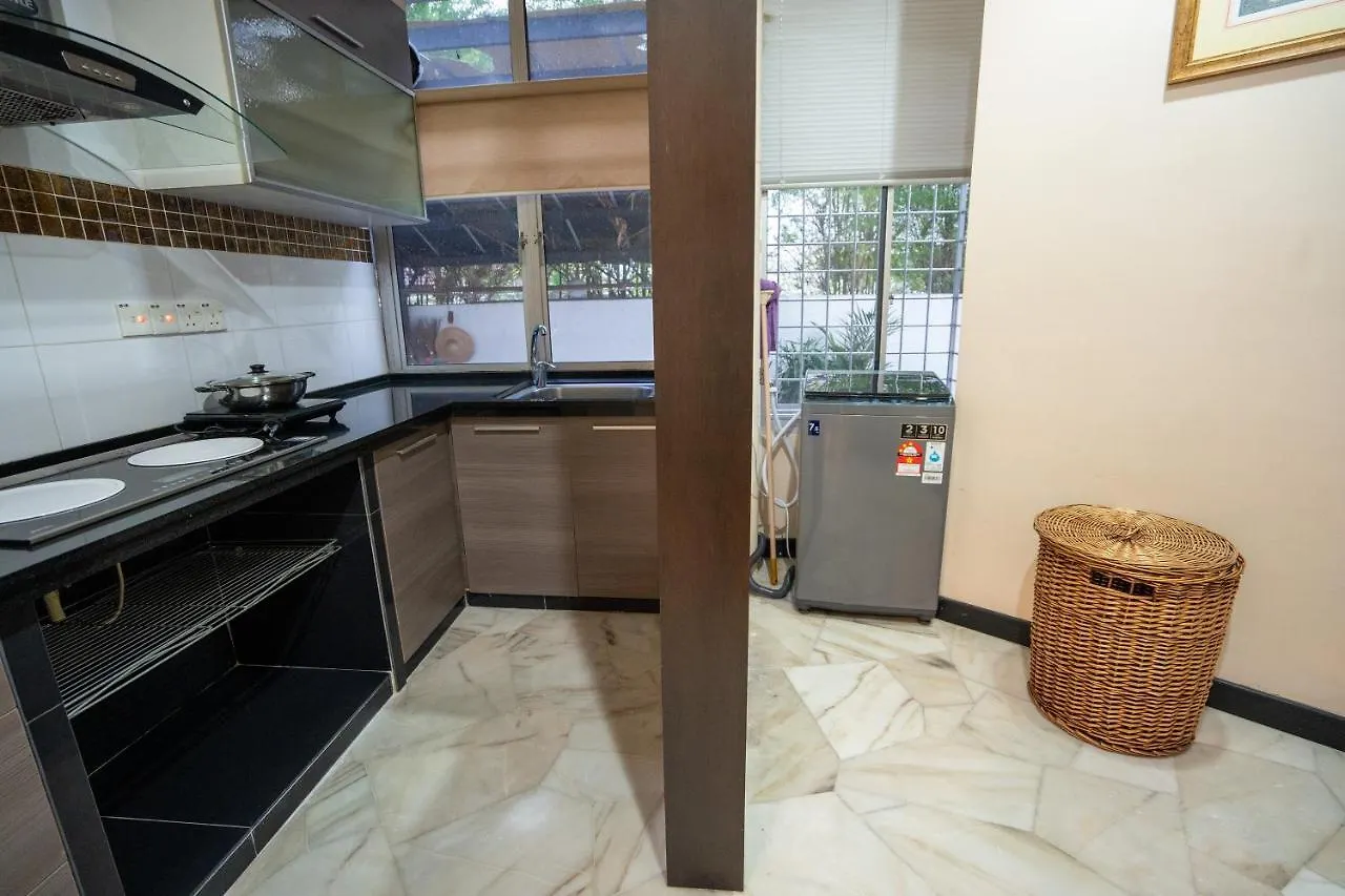 Cozy Gurney Georgetown Private Apartment Penang 0*, George Town